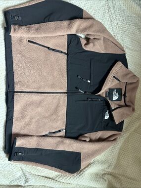The North Face Men’s Retro Denali Jacket Size Medium